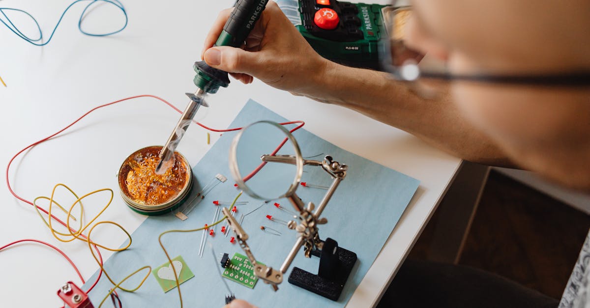 How to Choose the Right Electrician for Home Repairs